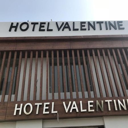 Muzaffarnagar Hotel Valentine מראה חיצוני תמונה